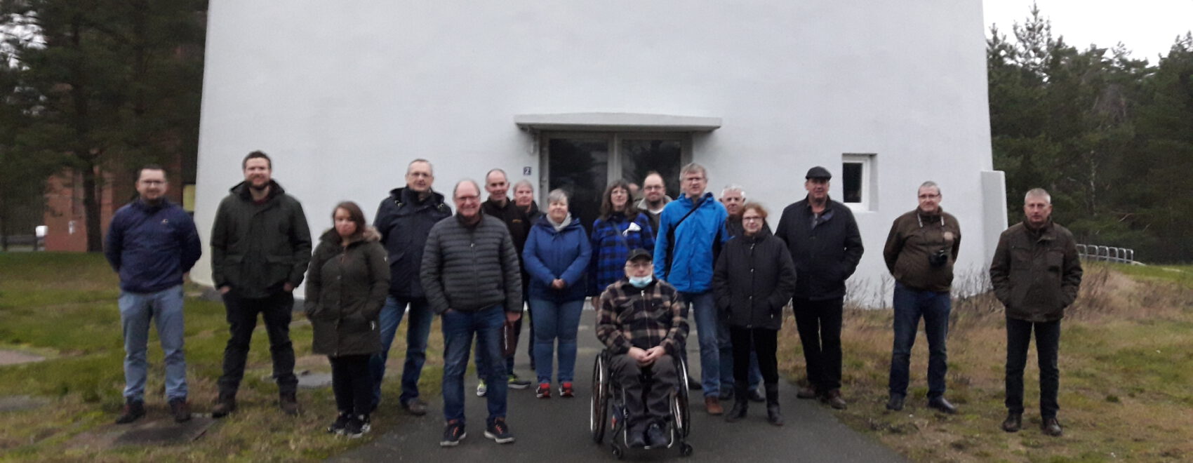 Dorfclub vor dem Thurauer Turm