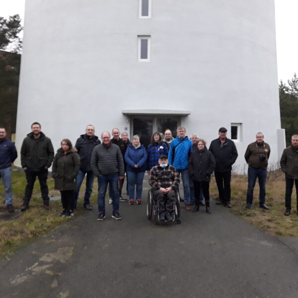 Dorfclub vor dem Thurauer Turm
