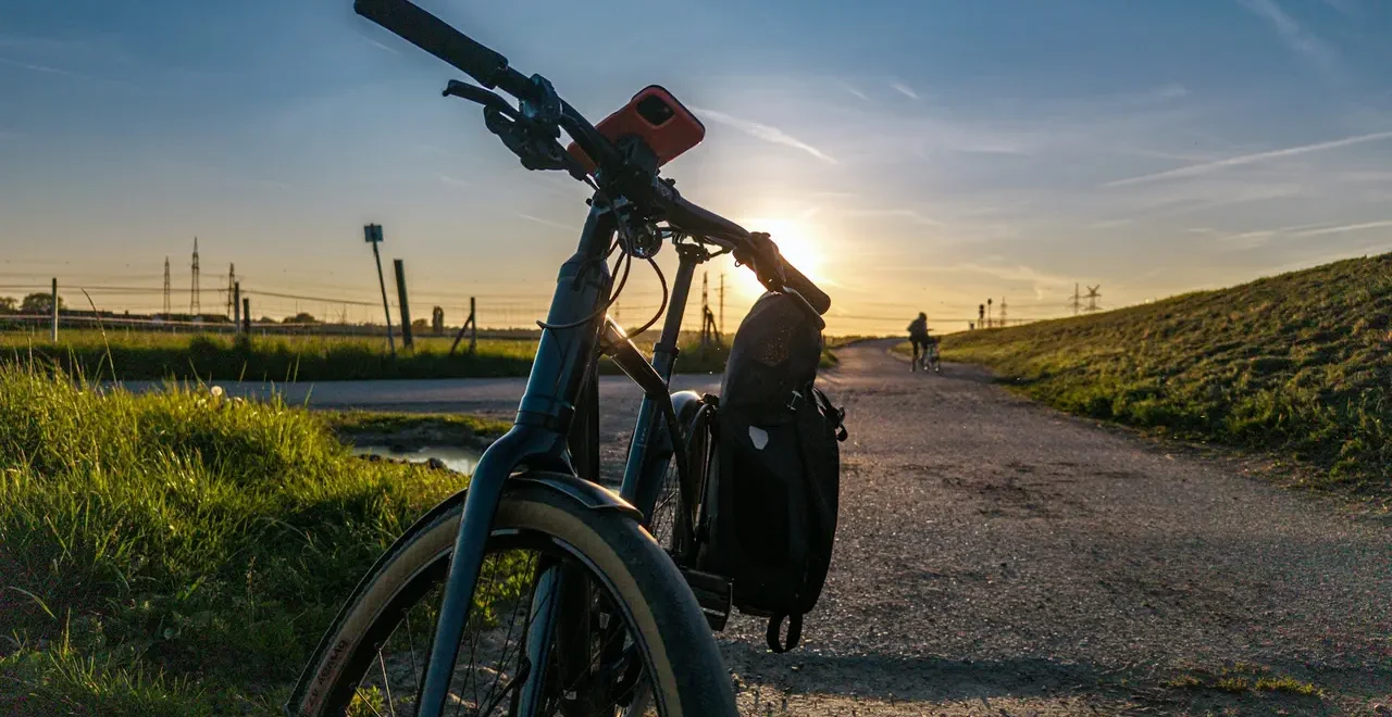 fahrrad im sonnenuntergang